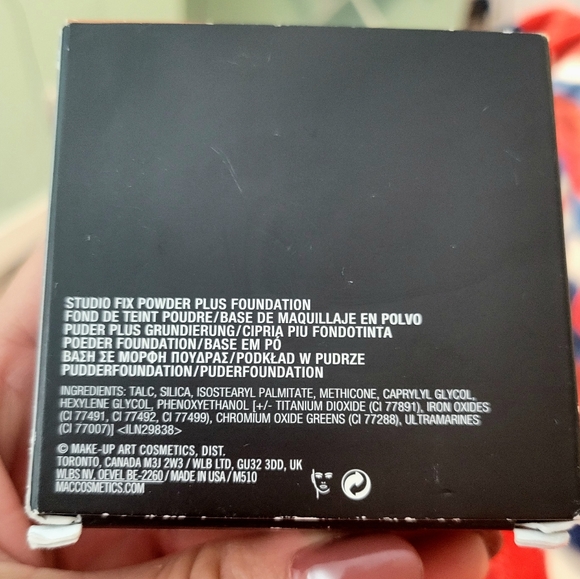 MAC Studio Fix Plus Foundation - Picture 5 of 5